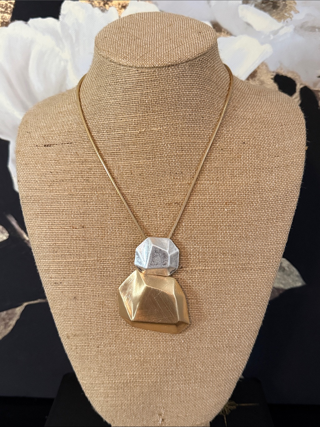 Two-Tone Geometric Pendant Necklace - Gold & Silver